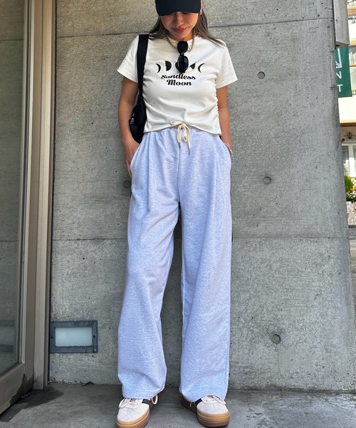 sandlessmoon(サンドレスムーン)の「ロゴスウェットワイドパンツ(スウェットパンツ・レディース・ライトグレー/ブルー・LONG/REGULAR)」の18枚目の写真