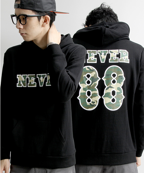 WEGO(ウィゴー)の「WEGO/カモフラロゴプルパーカー(パーカー・メンズ・ブラック/ホワイト・MEDIUM/LARGE)」の1枚目の写真