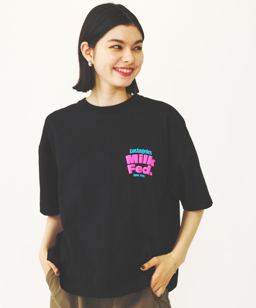 MILKFED.(ミルクフェド)の「ARCH LOGO WIDE S/S TEE(Tシャツ/カットソー・レディース・オフホワイト/ブラック/ブラウン・M/L)」の3枚目の写真