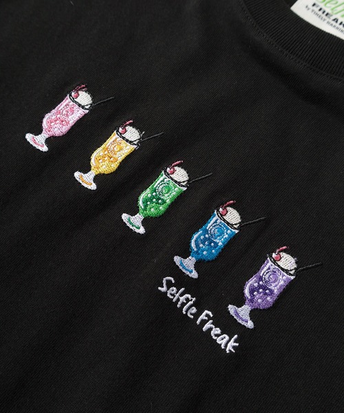 TIMELY WARNING（タイムリーワーニング）の「「Selfie Freak」クリームソーダレトロイラスト カラフルロゴ刺繍＆バックBIGプリントデザイン ビッグシルエット 半袖Tシャツ/リンガーT（Tシャツ/カットソー・レディース・ブラック/ホワイト×レッド/ホワイト×グリーン/ホワイト×ブラック/ダークグリーン/オフホワイト/ホワイト・M/L/XL）」の11枚目の写真