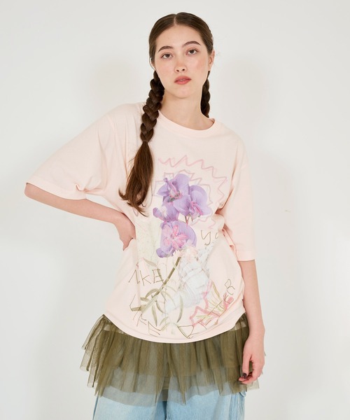 フラワーコラージュ オーバーTシャツ アイボリー tinajojun フラワーコラージュ オーバーTシャツ TINA：JOJUN（Tシャツ