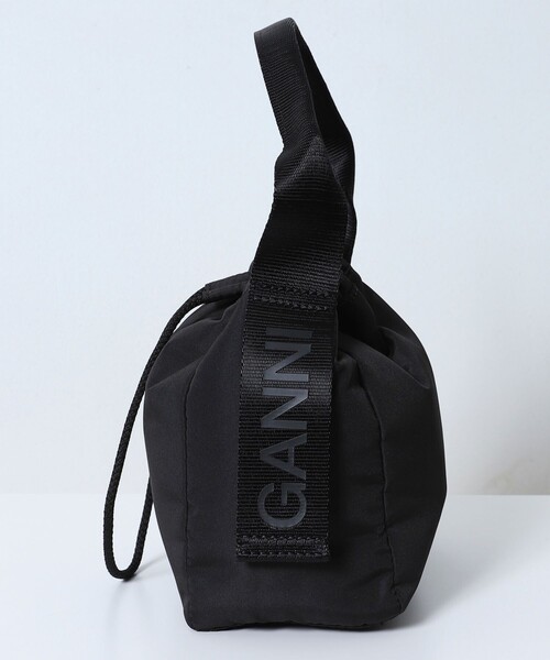 GANNI(ガニー)の「GANNI/ガニー RECYCLED TECH POUCH / A5740 / 巾着ハンドバッグ(ショルダーバッグ・レディース・ブラック・ONE SIZE)」の7枚目の写真