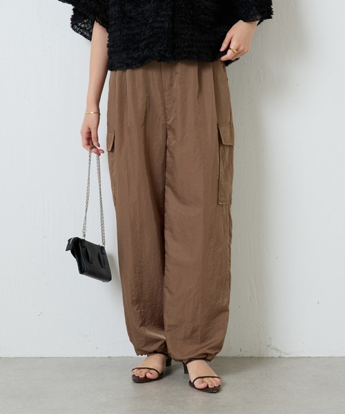 COLLAGE GALLARDAGALANTE（コラージュガリャルダガランテ）の「【OT】ナイロンツイルカーゴパンツ/WEB限定（カーゴパンツ・レディース・モカ/ブラック・FREE）」の9枚目の写真