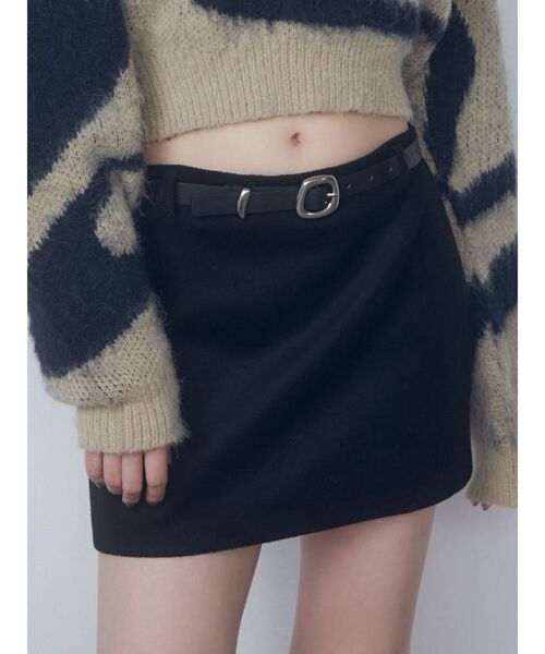 EMODA（エモダ）の「ローライズマイクロミニスカート（スカート・レディース・ベージュ/ブラック・MEDIUM/SMALL）」の2枚目の写真