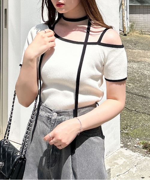 JUSGLITTY - 新品タグ付 JUSGLITTY チョーカー付6部丈Vニット セール】チョーカー付配色ワンショルニット（Tシャツ/カットソー