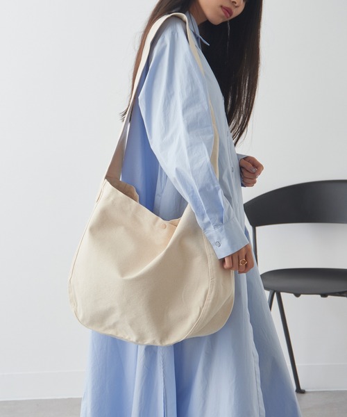 United Athle（ユナイテッドアスレ）の「【United Athle】heavy canvas newspaper bag / ヘヴィーキャンバス ニュースペーパーバッグ 1522（ショルダーバッグ・レディース・アイボリー/ブラック・FREE）」の5枚目の写真