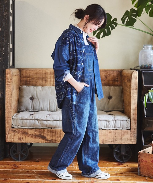 CUBE SUGAR(キューブシュガー)の「5.5オンスデニムプリント切替レギュラーシャツ(シャツ/ブラウス・レディース・ネイビー系3/ブラック系/ネイビー系1・M)」の5枚目の写真