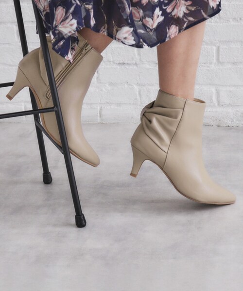 index（インデックス）の「◆バックリボンショートブーツ（ブーツ・レディース・ライトベージュ/ブラック・02/03）」の13枚目の写真