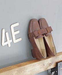 masyugirl（マシュガール）の「【4E 幅広 防滑底】グログランリボン ローヒール スクエアトゥパンプス（ローファー）」