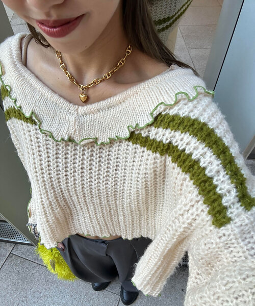 CIAOPANIC（チャオパニック）の「フリルメローラインショートニット（ニット/セーター・レディース・ブラウン/ベージュ/オフホワイト/グレー/ブルー・ONE SIZE）」の5枚目の写真