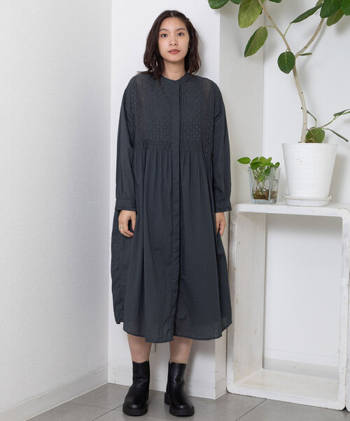 POU DOU DOU（プードゥドゥ）の「＜made in INDIA＞エンブロイダリーヨークワンピース（ワンピース・レディース・キナリ/ラベンダー/ダークグレー・M）」の4枚目の写真