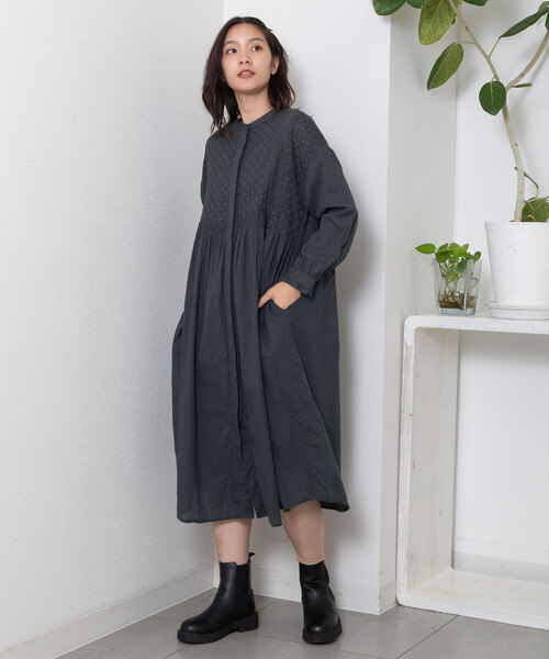 POU DOU DOU（プードゥドゥ）の「＜made in INDIA＞エンブロイダリーヨークワンピース（ワンピース・レディース・キナリ/ラベンダー/ダークグレー・M）」の5枚目の写真