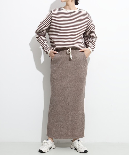 by LEGNA(バイレグナ)の「こなれスタイルを叶える ドロップショルダーボーダーカットソー(Tシャツ/カットソー・レディース・ブラック×ホワイト/ネイビー×ホワイト/ブラック×グレー/グレー×ホワイト/ホワイト×ブラウン・MEDIUM/LARGE)」の18枚目の写真