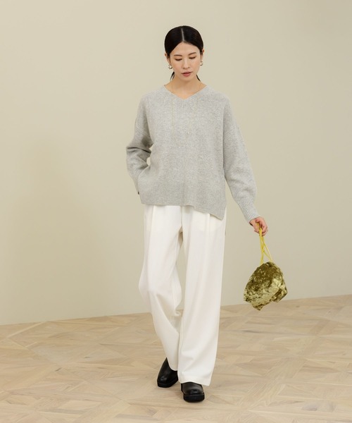 Elura(エルーラ)の「カシミヤ混Vネックニット/140834(ニット/セーター・レディース・ライトグレー/ライトピンク/ライトベージュ・LARGE/MEDIUM)」の4枚目の写真