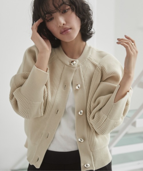 ANGIE（アンジー）の「金ボタン クルーネック ポケット ニット