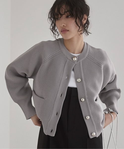 ANGIE（アンジー）の「金ボタン クルーネック ポケット ニット