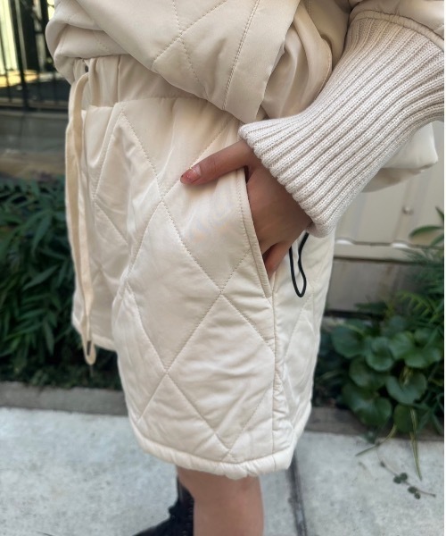 nemne store(ネンネストア)の「【keel】キルティングショートパンツセットアップ(その他パンツ・レディース・ネイビー/アイボリー・MEDIUM/SMALL)」の5枚目の写真