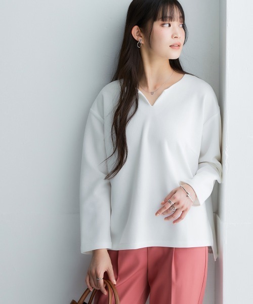 nissen（ニッセン）の「きれいめカットツイル素材スキッパートップス（毛玉・静電気防止）【セットアップ可能】＜大きいサイズ有＞（Tシャツ/カットソー・レディース・ブラック/チャコールグレー/ラベンダー/オフホワイト・L/M/3L/S/LL）」の2枚目の写真