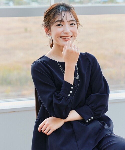 Tiaclasse(ティアクラッセ)の「パフスリーブペプラムチュニックブラウス(シャツ/ブラウス・レディース・ネイビー/グレイッシュベージュ/ブラック・L/M/S)」の7枚目の写真