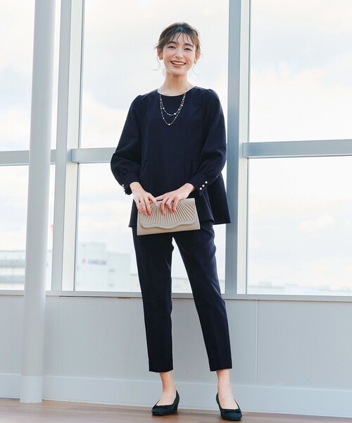 Tiaclasse(ティアクラッセ)の「パフスリーブペプラムチュニックブラウス(シャツ/ブラウス・レディース・ネイビー/グレイッシュベージュ/ブラック・L/M/S)」の9枚目の写真