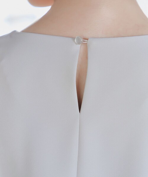 Tiaclasse(ティアクラッセ)の「パフスリーブペプラムチュニックブラウス(シャツ/ブラウス・レディース・ネイビー/グレイッシュベージュ/ブラック・L/M/S)」の18枚目の写真