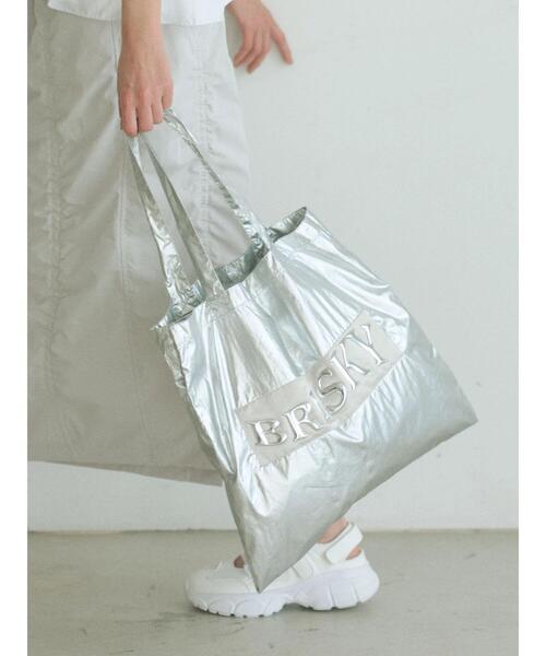 Samansa Mos2 blue（サマンサモスモスブルー）の「メタルプリントトート（ハンドバッグ・レディース・ブルー/シルバー/オフホワイト/グレー・F）」の4枚目の写真