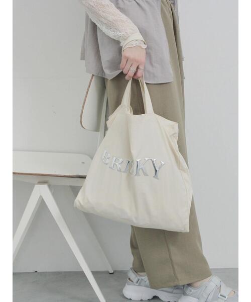 Samansa Mos2 blue（サマンサモスモスブルー）の「メタルプリントトート（ハンドバッグ・レディース・ブルー/シルバー/オフホワイト/グレー・F）」の9枚目の写真