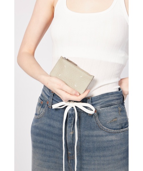 Maison Margiela（メゾンマルジェラ）の「Maison Margiela CARD HOLDER ZIP EW（財布・レディース・ライトグレー・FREE）」の4枚目の写真