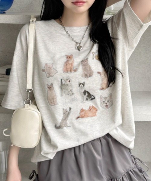 Ada.（エイダ）の「キャット コラージュ プリント Tシャツ（Tシャツ/カットソー・レディース・チャコール/オートミール/オフホワイト・FREE）」の9枚目の写真