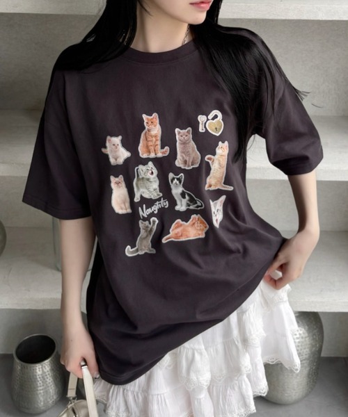 Ada.（エイダ）の「キャット コラージュ プリント Tシャツ（Tシャツ/カットソー・レディース・チャコール/オートミール/オフホワイト・FREE）」の11枚目の写真