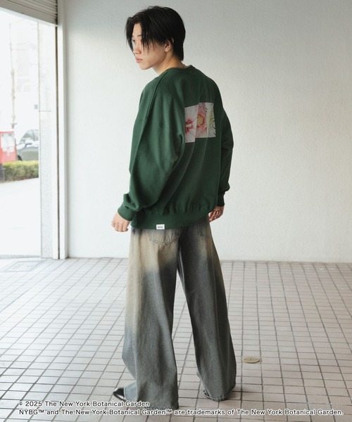 SENSE OF PLACE by URBAN RESEARCH(センスオブプレイスバイアーバンリサーチ)の「NYBG クルーネックルーズスウェットA(スウェット・メンズ・ブラック/ホワイト/グリーン・MEDIUM/LARGE)」の7枚目の写真
