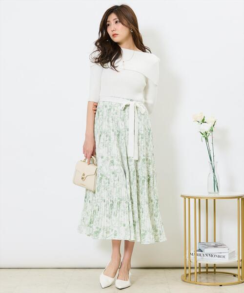 SWINGLE（スウィングル）の「オフショルニットドッキングプリーツワンピース（ワンピース・レディース・ライトベージュ/ブラック/ネイビー・FREE）」の20枚目の写真