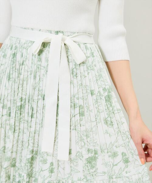 SWINGLE（スウィングル）の「オフショルニットドッキングプリーツワンピース（ワンピース・レディース・ライトベージュ/ブラック/ネイビー・FREE）」の19枚目の写真