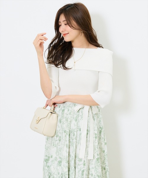 SWINGLE（スウィングル）の「オフショルニットドッキングプリーツワンピース（ワンピース・レディース・ライトベージュ/ブラック/ネイビー・FREE）」の13枚目の写真