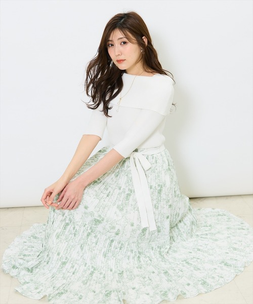 SWINGLE（スウィングル）の「オフショルニットドッキングプリーツワンピース（ワンピース・レディース・ライトベージュ/ブラック/ネイビー・FREE）」の17枚目の写真