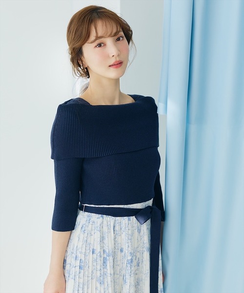 SWINGLE（スウィングル）の「オフショルニットドッキングプリーツワンピース（ワンピース・レディース・ライトベージュ/ブラック/ネイビー・FREE）」の9枚目の写真