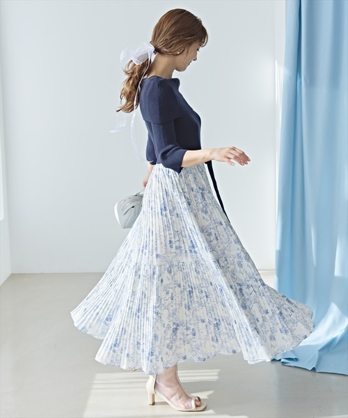 SWINGLE（スウィングル）の「オフショルニットドッキングプリーツワンピース（ワンピース・レディース・ライトベージュ/ブラック/ネイビー・FREE）」の10枚目の写真