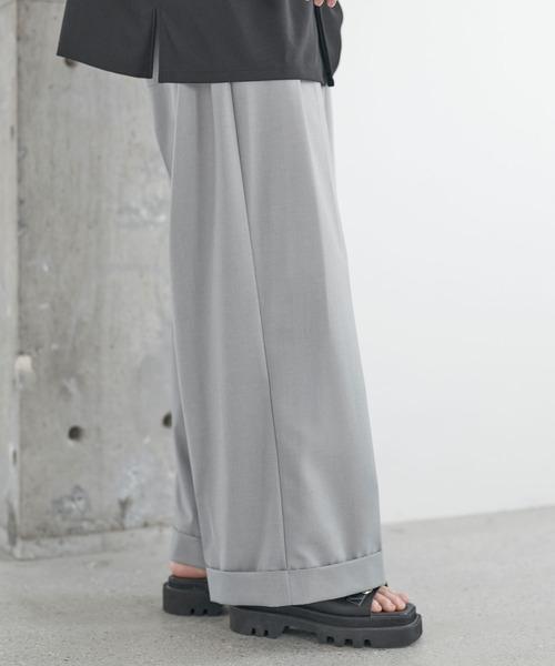 ETELIO（エテリオ）の「ロールアップ2タックワイドストレートスラックス（スラックス・メンズ・ライトグレー/チャコール/ストライプ/ブラック・S/M/L/XL）」の17枚目の写真