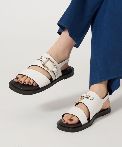 ODETTE E ODILE(オデットエオディール)の「オーバルバックル サンダル15↑(サンダル・レディース・ブラック/ホワイト・22cm/22.5cm/23cm/23.5cm/24cm/24.5cm/25cm)」の1枚目の写真