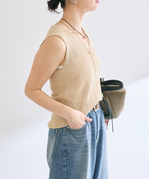 RIVE DROITE（リヴドロワ）の「【à Nice （ア ・ニース）】アイレットニットタンク（ニット/セーター・レディース・ブラック/ベージュ/カーキ・FREE）」の10枚目の写真