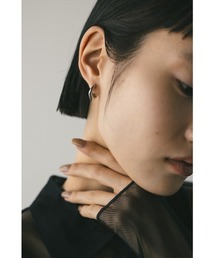 ダイヤラインピアス