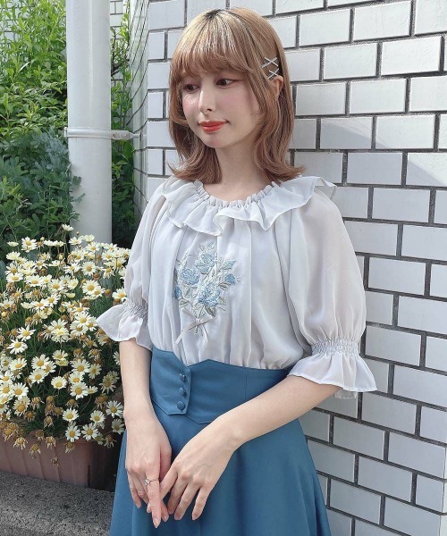 激安通販の ブーケ刺繍オフショルブラウス 夏服（Tシャツ/カットソー）｜an トップス