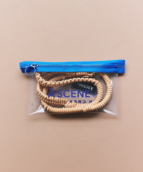 A SCENE(エーシーン)の「A SCENE/エーシーン 別注 DESIGN PARACORD SHOULDER Leather(スマホグッズ・メンズ・ブラック/ベージュ・ONE SIZE)」の15枚目の写真
