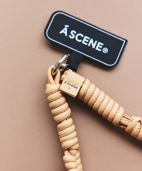 A SCENE(エーシーン)の「A SCENE/エーシーン 別注 DESIGN PARACORD SHOULDER Leather(スマホグッズ・メンズ・ブラック/ベージュ・ONE SIZE)」の16枚目の写真