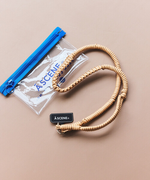 A SCENE(エーシーン)の「A SCENE/エーシーン 別注 DESIGN PARACORD SHOULDER Leather(スマホグッズ・メンズ・ブラック/ベージュ・ONE SIZE)」の4枚目の写真
