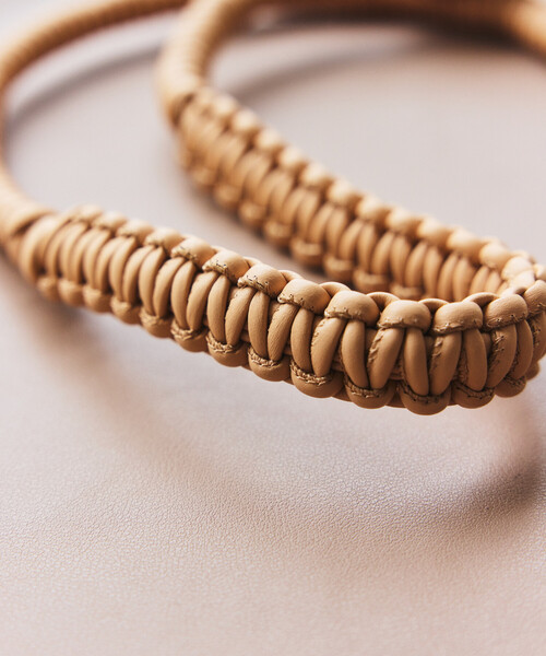 A SCENE(エーシーン)の「A SCENE/エーシーン 別注 DESIGN PARACORD SHOULDER Leather(スマホグッズ・メンズ・ブラック/ベージュ・ONE SIZE)」の8枚目の写真
