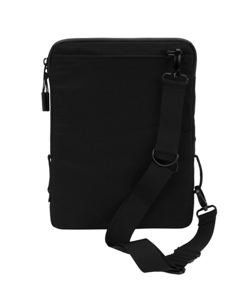incase(インケース)の「INOM100746-BLK Incase Transfer Sleeve - Black(ショルダーバッグ・メンズ・ブラック・ONE SIZE)」の15枚目の写真