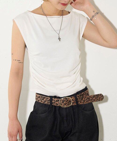 WHO'S WHO gallery（フーズフーギャラリー）の「【5色展開】マルチウェイギャザーオフショルノースリーブ（タンクトップ・レディース・オフホワイト/グレー/ブラック/バーガンディー/ネイビー・FREE）」の11枚目の写真