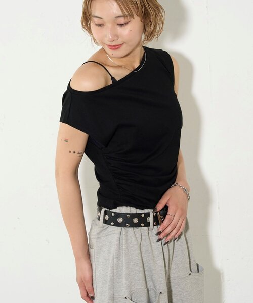 WHO'S WHO gallery（フーズフーギャラリー）の「【5色展開】マルチウェイギャザーオフショルノースリーブ（タンクトップ・レディース・オフホワイト/グレー/ブラック/バーガンディー/ネイビー・FREE）」の17枚目の写真