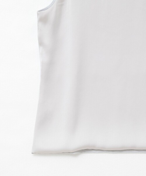 NOLLEY’S（ノーリーズ）の「サテン×ラメベア天2WAYタンクトップ（タンクトップ・レディース・シルバー/ブラウン/ゴールド・36/42/40/38）」の5枚目の写真